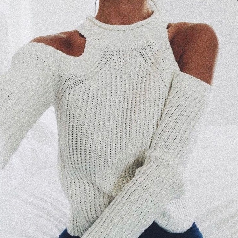 LF cold shoulder sweater- white